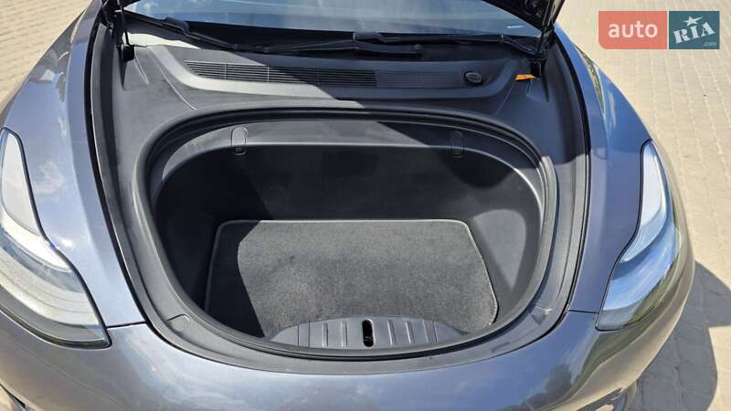Седан Tesla Model 3 2018 в Львове фото 46 Седан Tesla Model 3 2018 в Львове