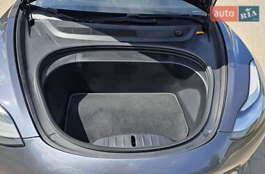 Седан Tesla Model 3 2018 в 