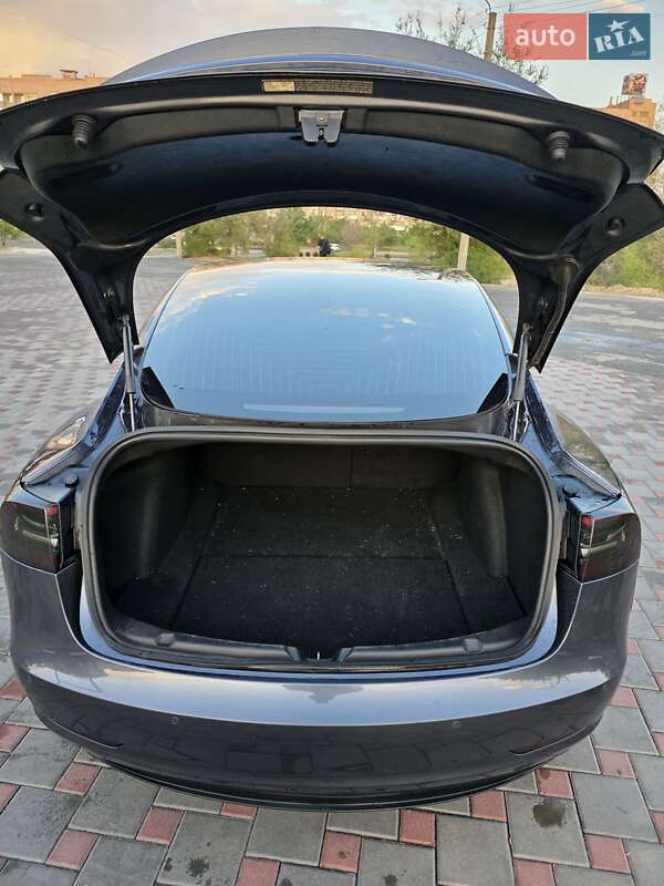 Седан Tesla Model 3 2018 в Запоріжжі