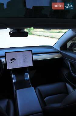 Седан Tesla Model 3 2019 в 