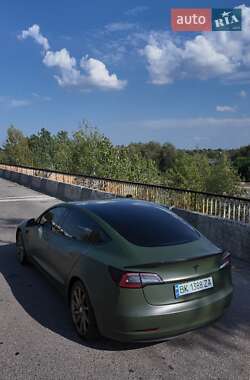 Седан Tesla Model 3 2019 в 