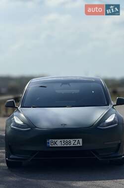 Седан Tesla Model 3 2019 в Дніпрі
