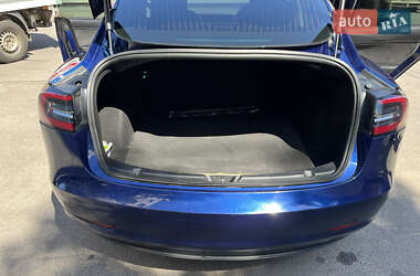 Седан Tesla Model 3 2019 в 