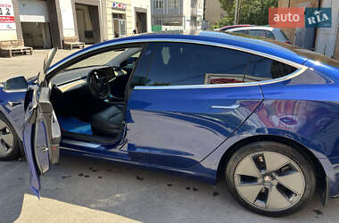 Седан Tesla Model 3 2019 в 