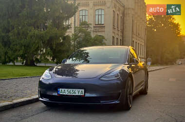 Седан Tesla Model 3 2020 в 