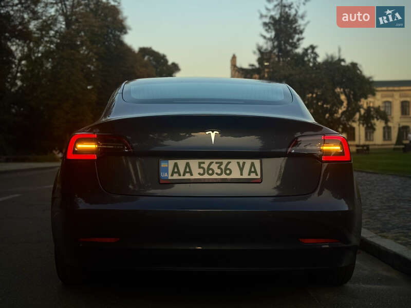 Седан Tesla Model 3 2020 в Киеве