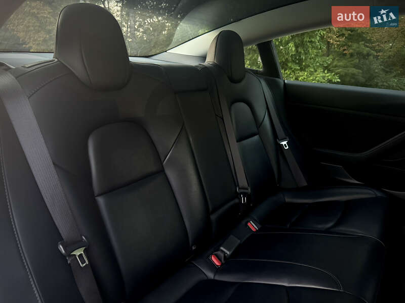 Седан Tesla Model 3 2020 в Киеве