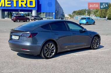 Седан Tesla Model 3 2020 в 