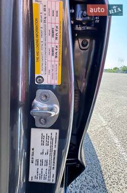 Седан Tesla Model 3 2020 в 