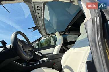 Седан Tesla Model 3 2020 в 