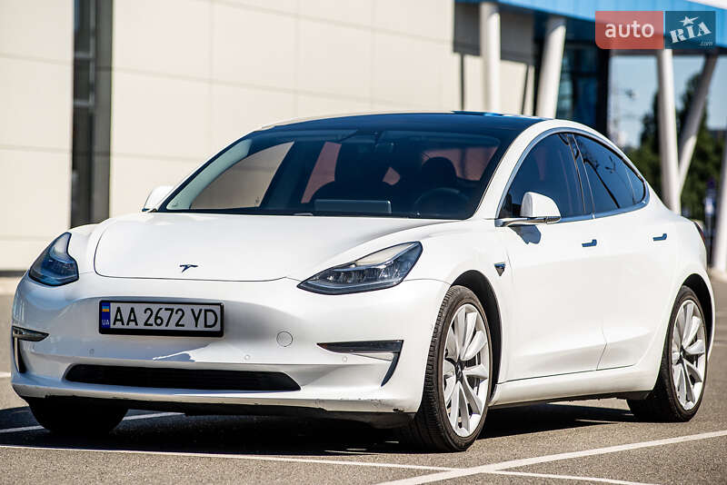 Седан Tesla Model 3 2018 в 