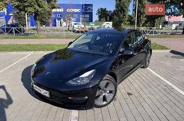 Седан Tesla Model 3 2022 в 