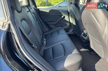 Седан Tesla Model 3 2022 в 