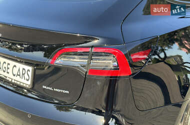 Седан Tesla Model 3 2022 в 