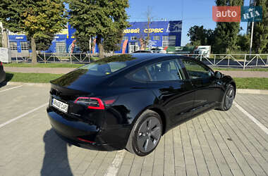 Седан Tesla Model 3 2022 в 
