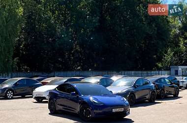 Седан Tesla Model 3 2023 в 
