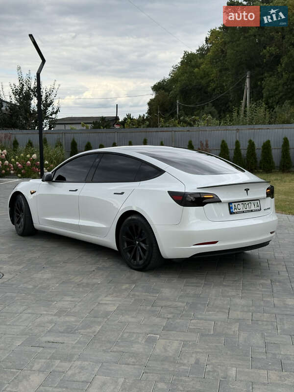 Седан Tesla Model 3 2022 в Луцке