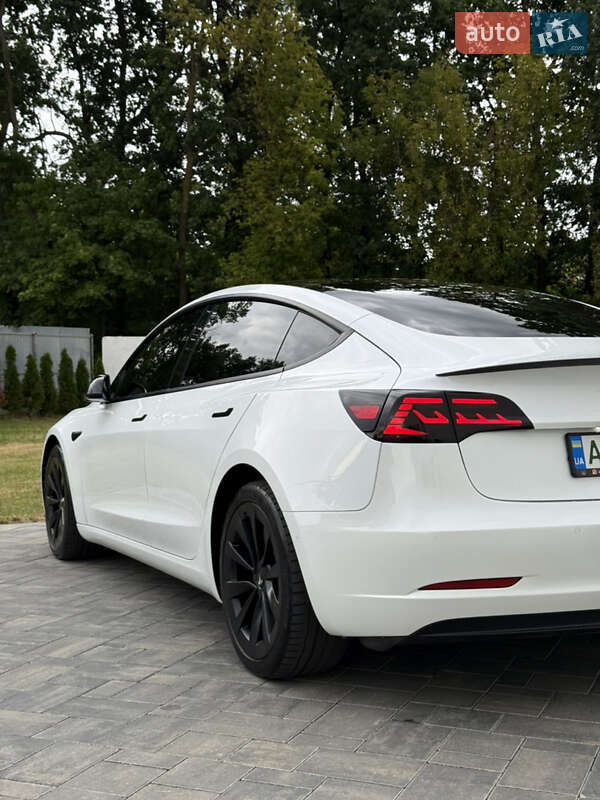 Седан Tesla Model 3 2022 в Луцке