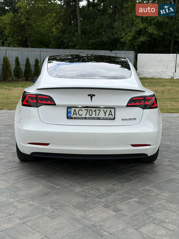 Седан Tesla Model 3 2022 в Луцке