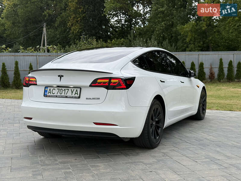 Седан Tesla Model 3 2022 в Луцке