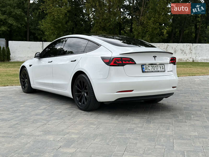 Седан Tesla Model 3 2022 в Луцке