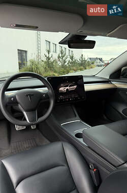 Седан Tesla Model 3 2022 в 