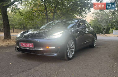 Седан Tesla Model 3 2018 в 
