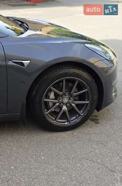 Седан Tesla Model 3 2018 в 
