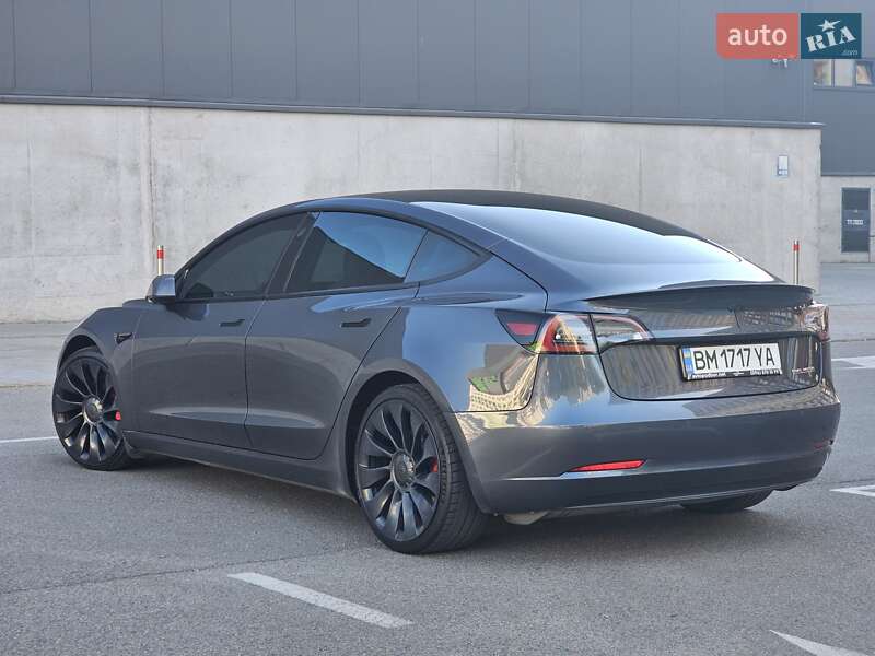 Седан Tesla Model 3 2021 в Киеве