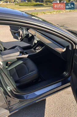 Седан Tesla Model 3 2018 в Киеве