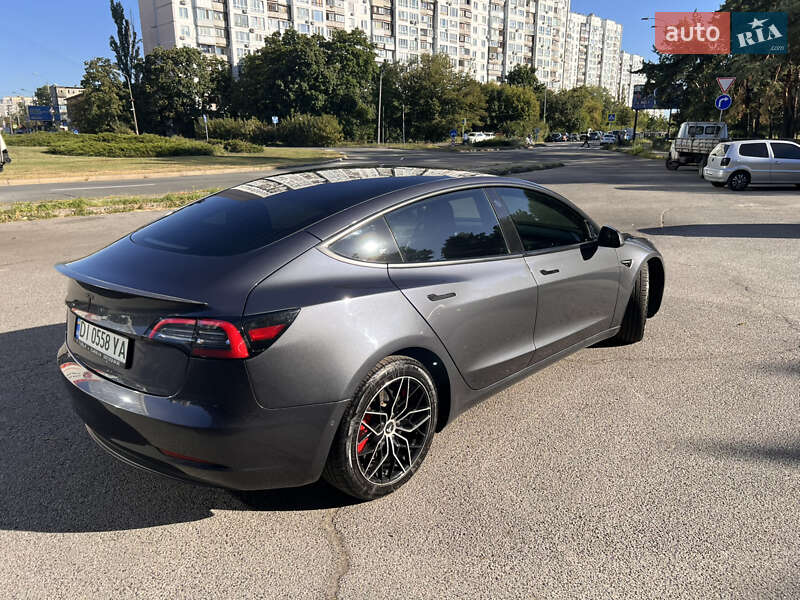 Седан Tesla Model 3 2018 в Киеве