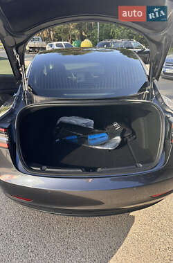 Седан Tesla Model 3 2018 в Киеве