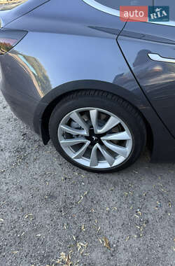 Седан Tesla Model 3 2020 в 