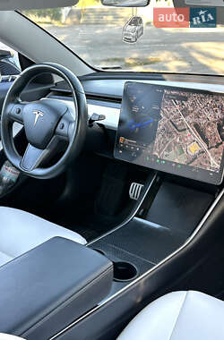 Седан Tesla Model 3 2018 в 