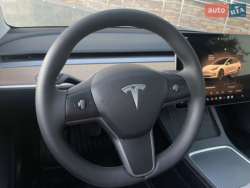 Седан Tesla Model 3 2022 в Виннице