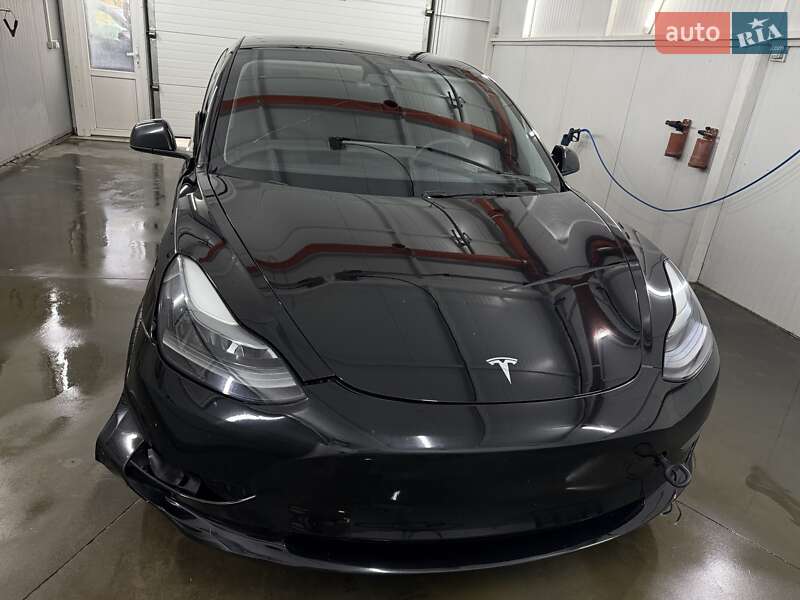 Седан Tesla Model 3 2023 в Дрогобыче