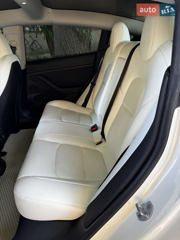 Седан Tesla Model 3 2022 в Харькове