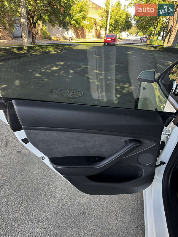 Седан Tesla Model 3 2022 в Харькове