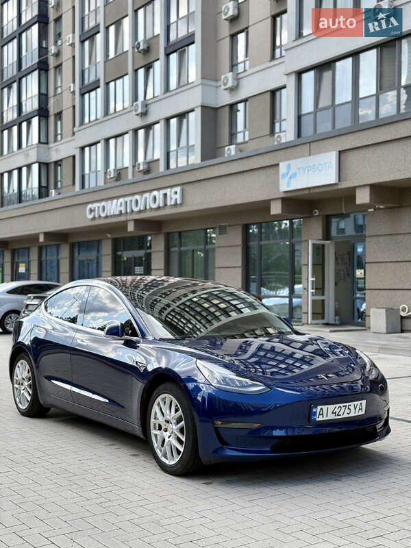 Седан Tesla Model 3 2018 в Киеве