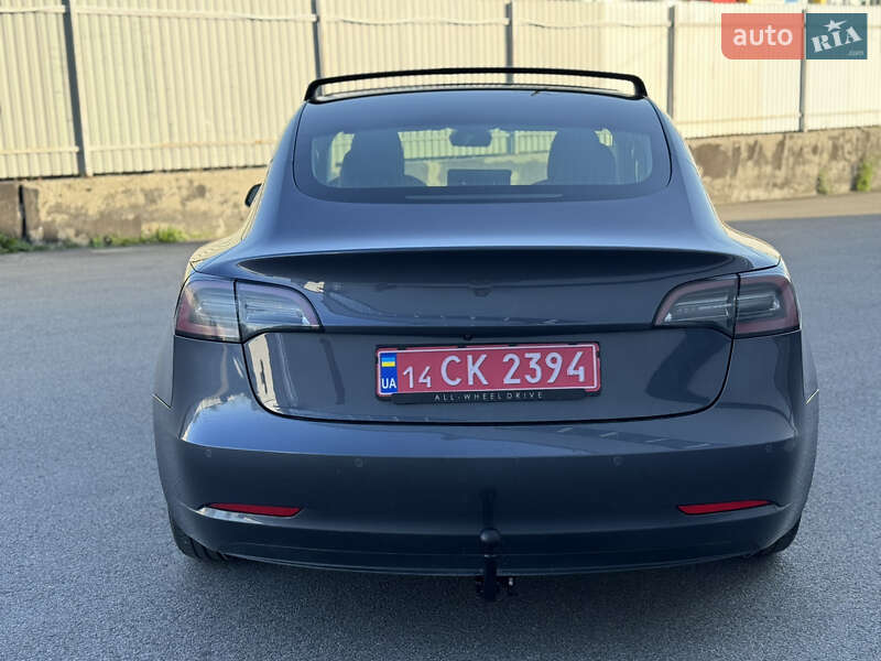 Седан Tesla Model 3 2019 в Вінниці
