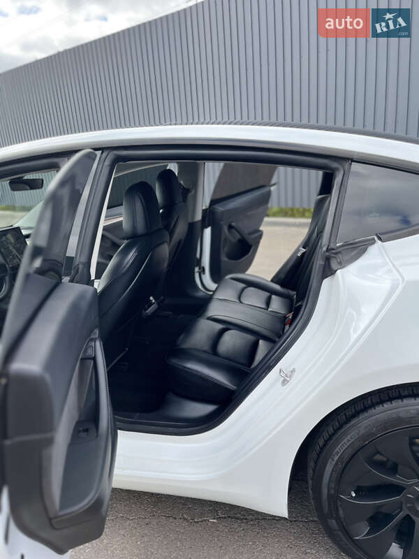 Седан Tesla Model 3 2021 в Полтаві
