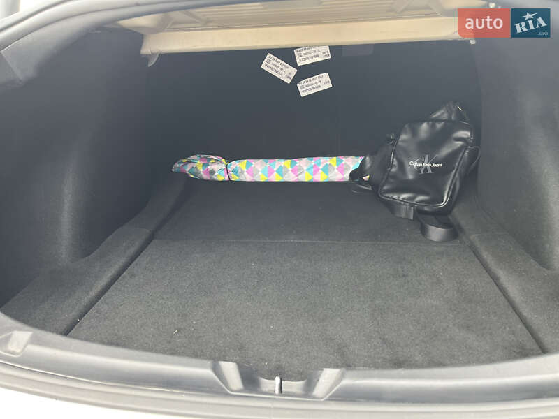 Седан Tesla Model 3 2021 в Полтаві