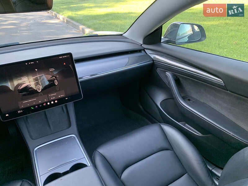 Седан Tesla Model 3 2022 в Києві