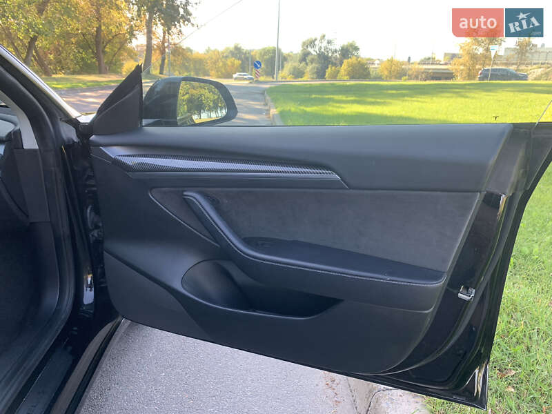 Седан Tesla Model 3 2022 в Києві