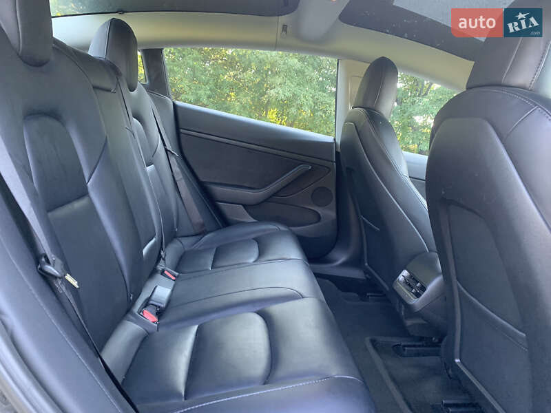 Седан Tesla Model 3 2022 в Києві