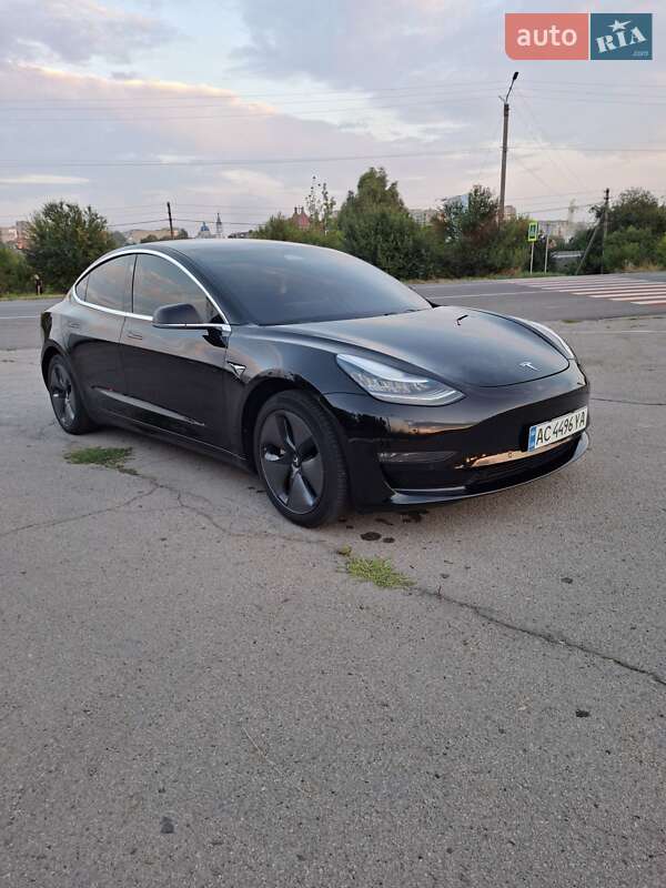 Седан Tesla Model 3 2019 в Нововолынске