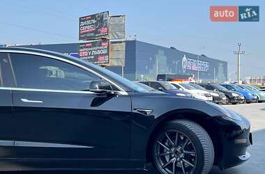 Седан Tesla Model 3 2019 в 