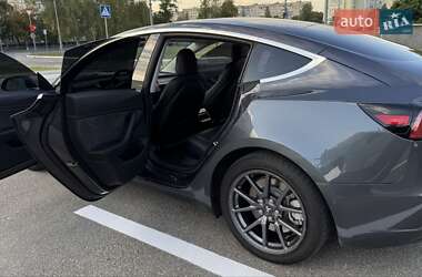 Седан Tesla Model 3 2018 в 