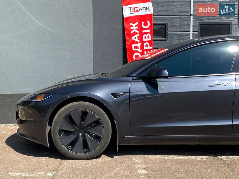 Седан Tesla Model 3 2024 в Киеве