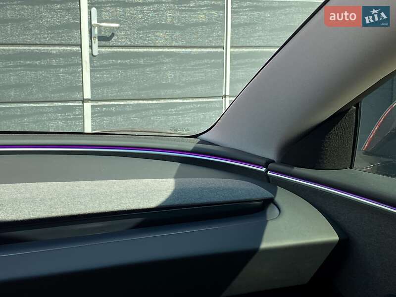 Седан Tesla Model 3 2024 в Киеве